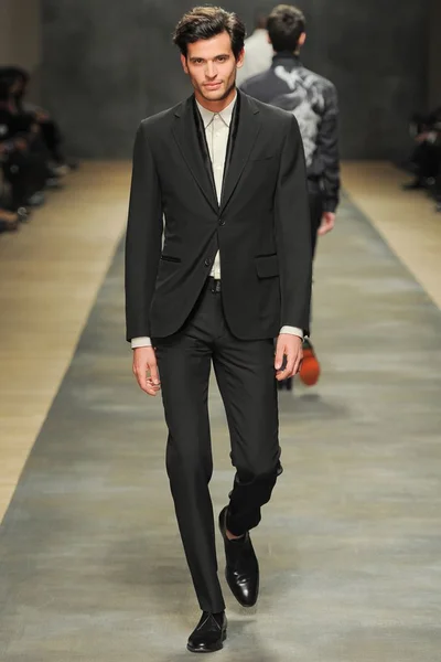 Look 46